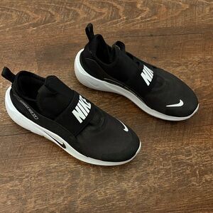 Nike Kids Black and White Slip-On Sneakers new never worn
